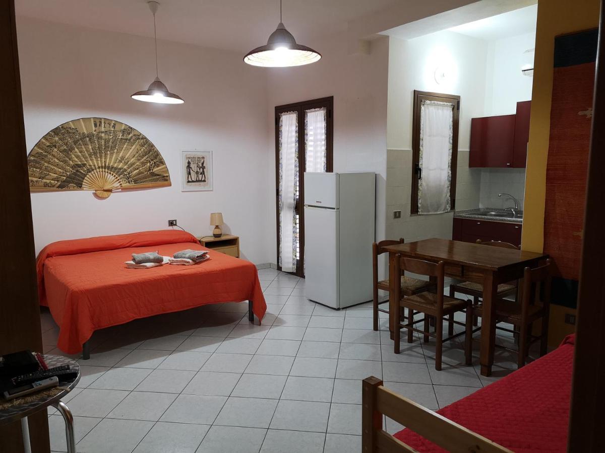 Casa Vacanze Rose E Fiori Sardegna San Vito  Exterior photo